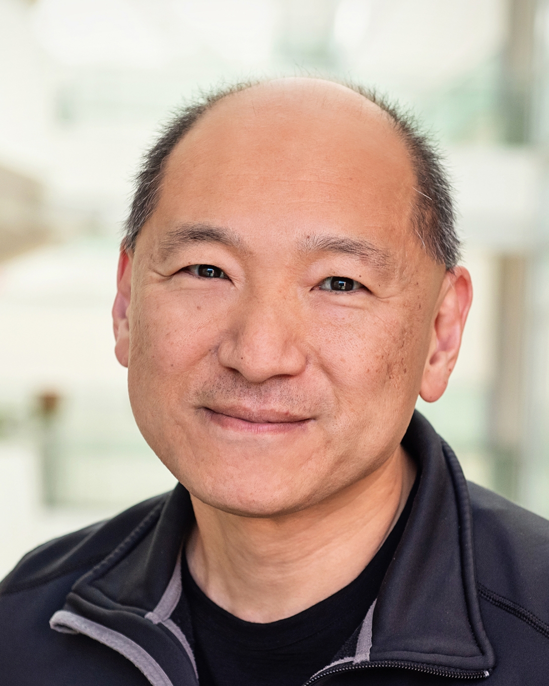 headshot of Yoichi Osawa
