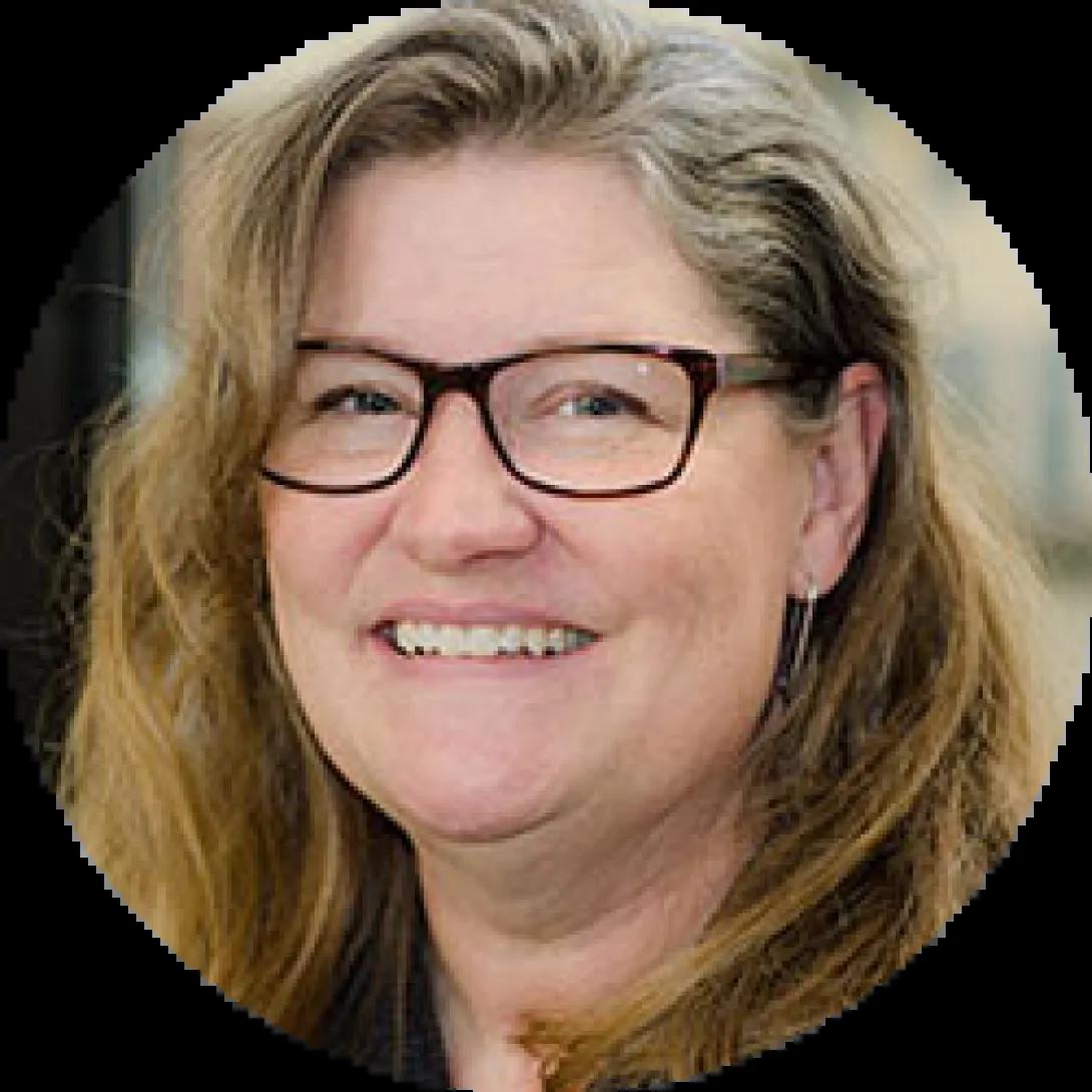 Carol Knox headshot