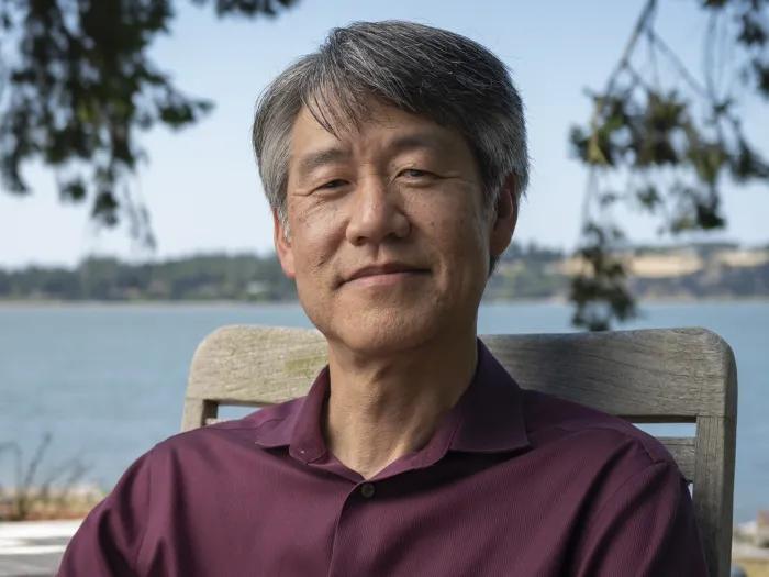 Dr. Peter Lee
