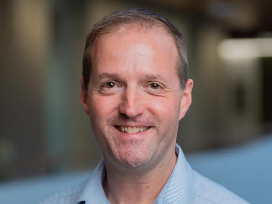 headshot photo of KEN KOZLOFF, PH.D.