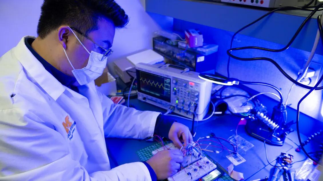 Student working in the Neuromuscular Lab