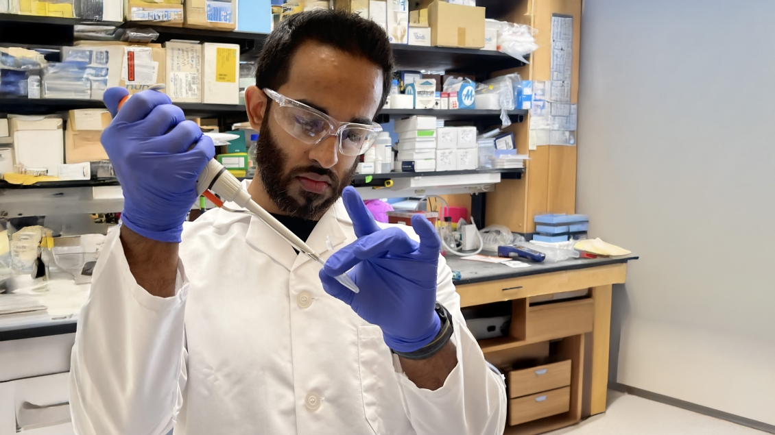 Sultan-Ahmed-in-lab