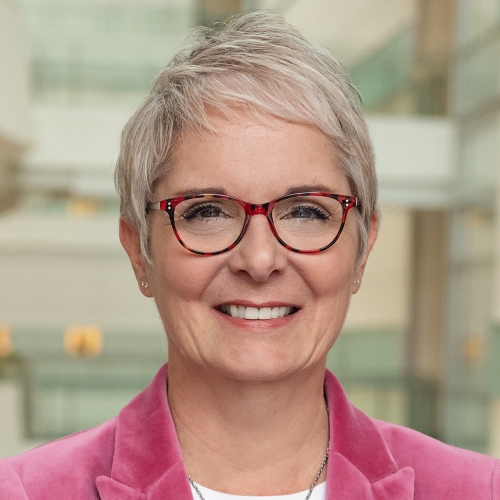headshot of Carole Parent 