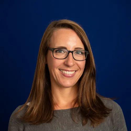 headshot of Sarah Compoton