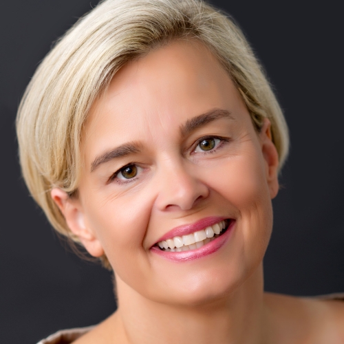 headshot of Ursula Jakob