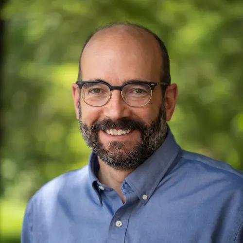 Jorge Iniguez headshot