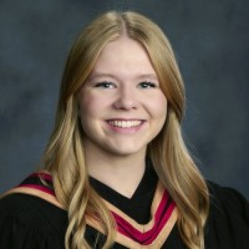 Mara Majer headshot