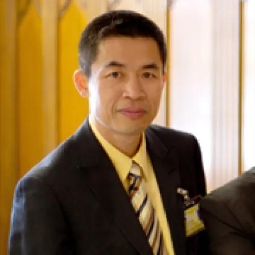 Nathan Qi headshot