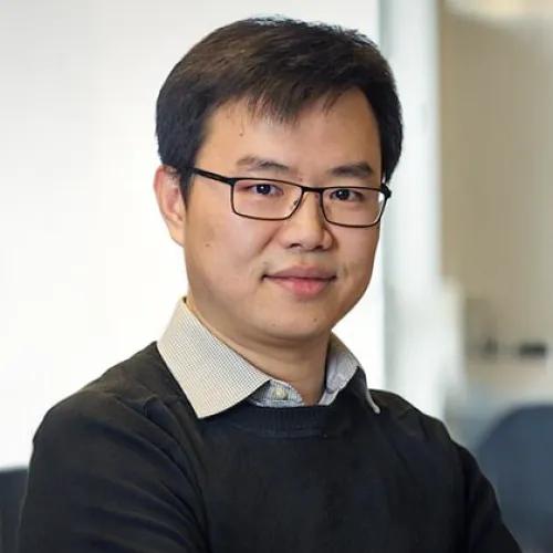 portrait of  Peng Li