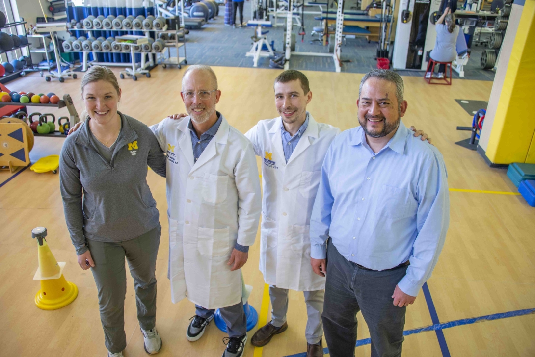 group photo of the doctors and assistants in the neuro sport facility 
