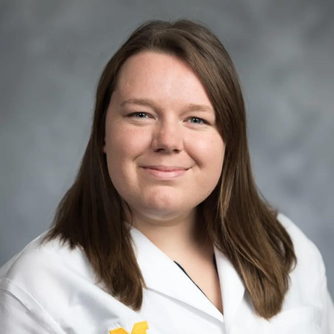 piecuchcarli_headshot_labcoat_8