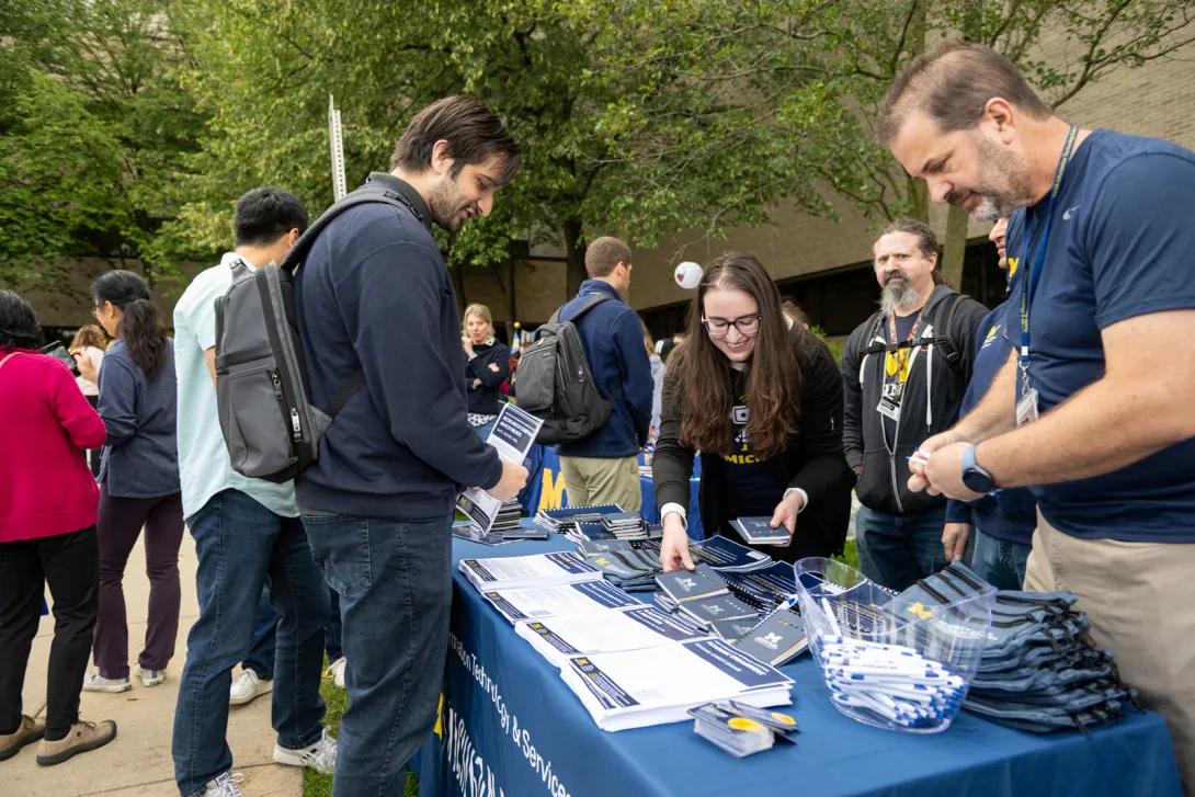 people at Researchpalooza event outdoors