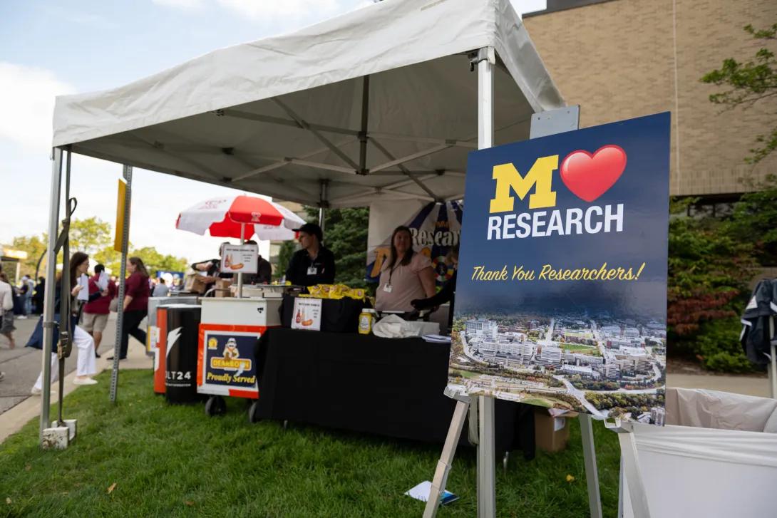 people at Researchpalooza event outdoors