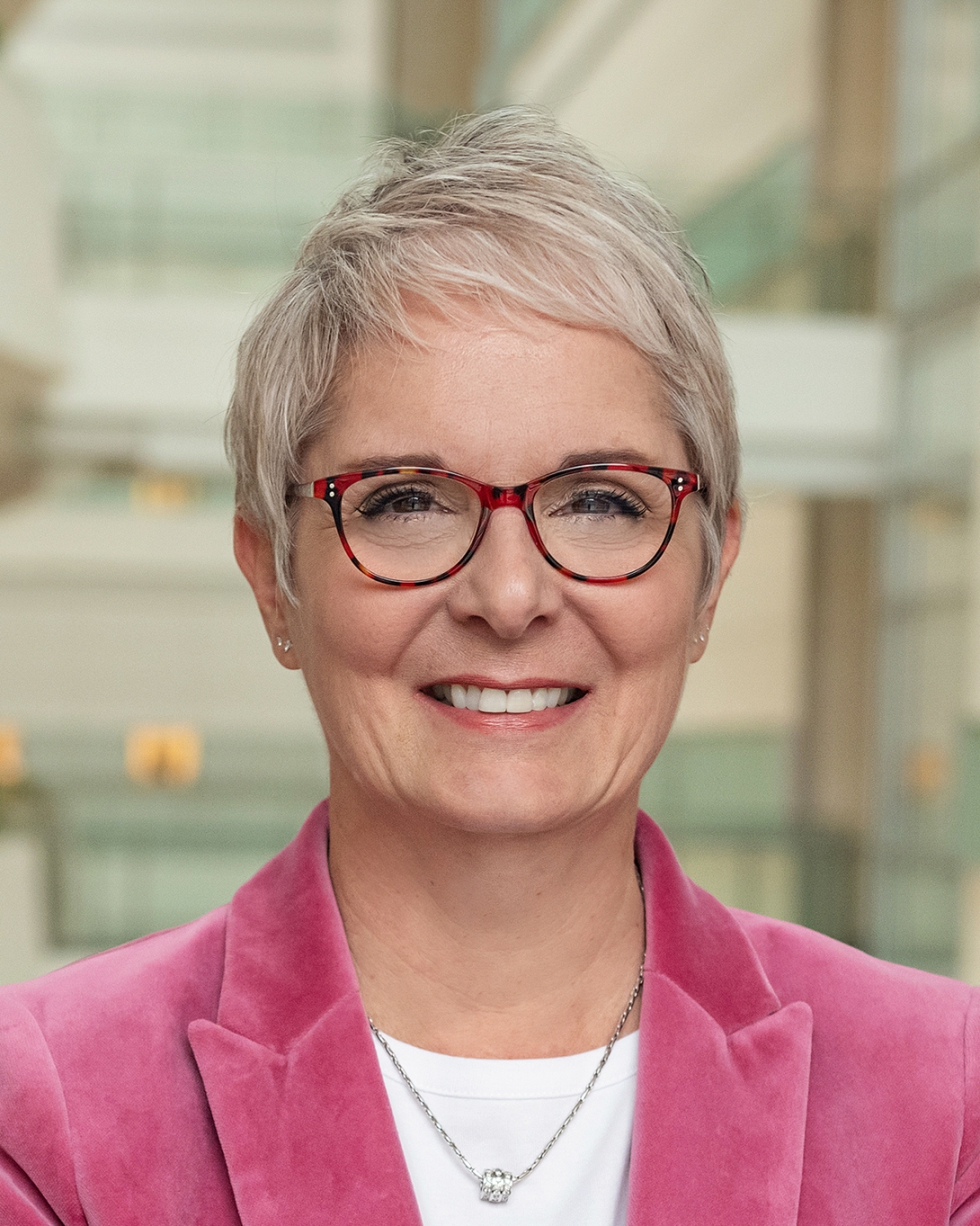 headshot of Carole Parent 