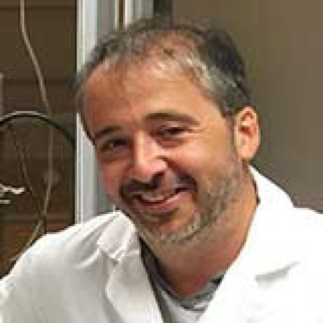 Alexander Proekt headshot