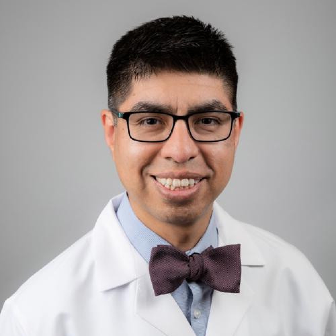 Alejandro Perez headshot