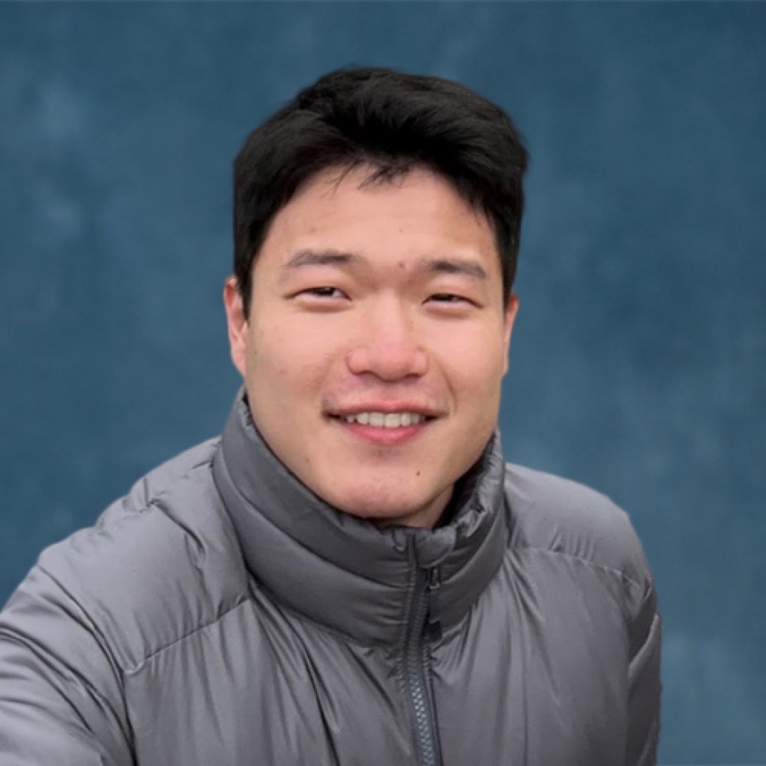 Zexuan Liu