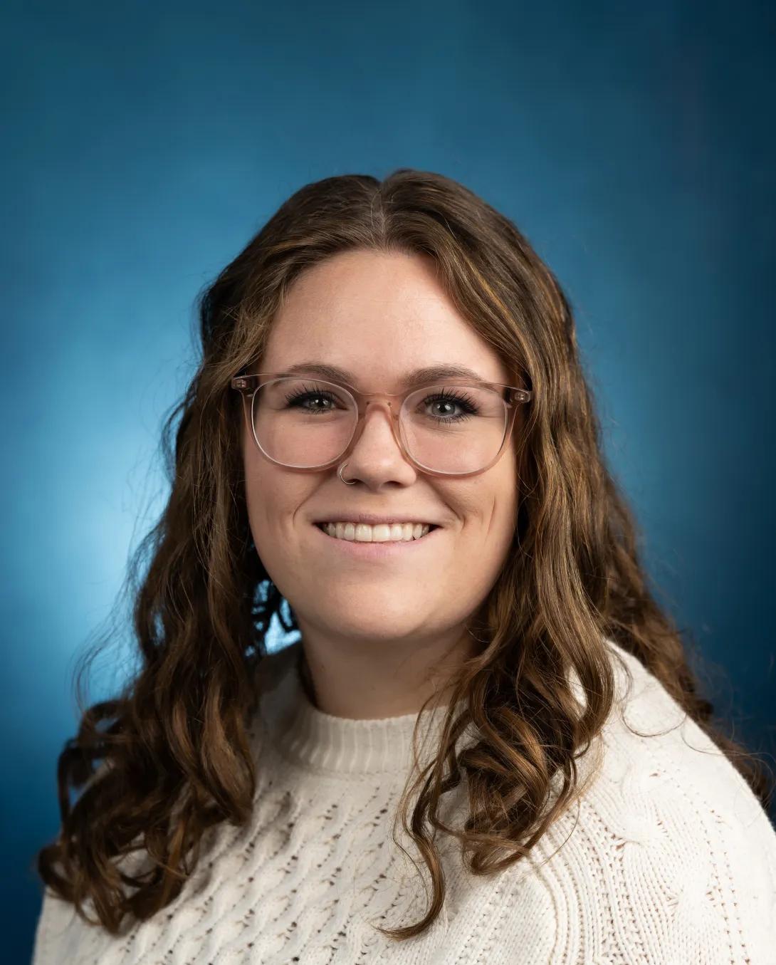 Emily Becker headshot