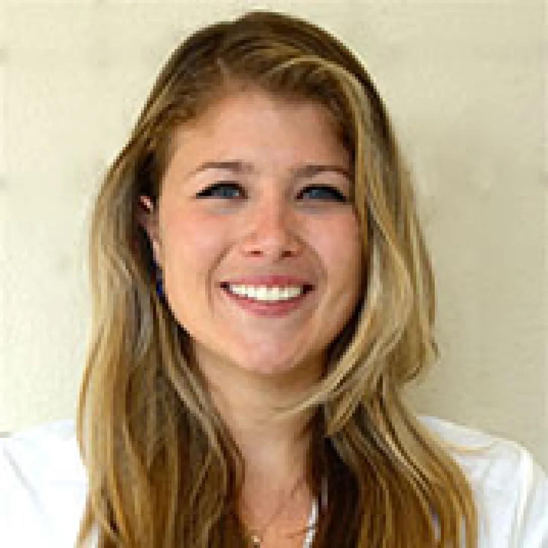 Karina Lizzi headshot