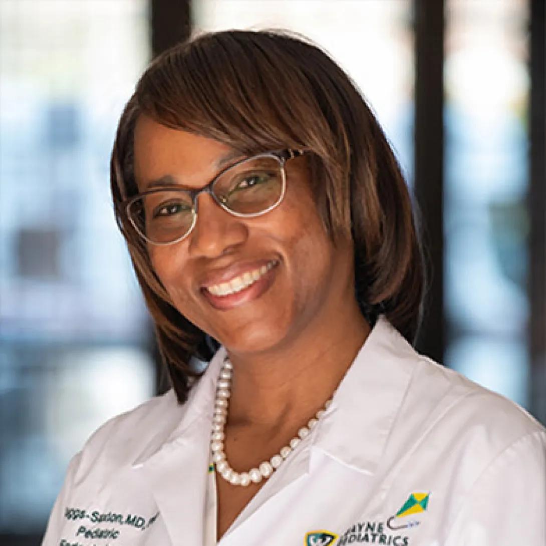 Colleen Buggs-Saxton headshot