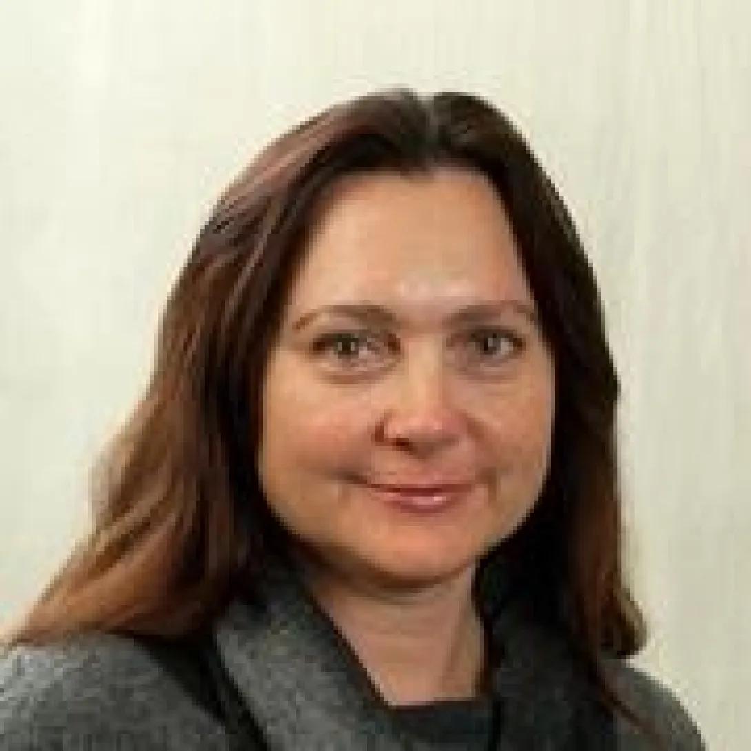 Julia Busik headshot
