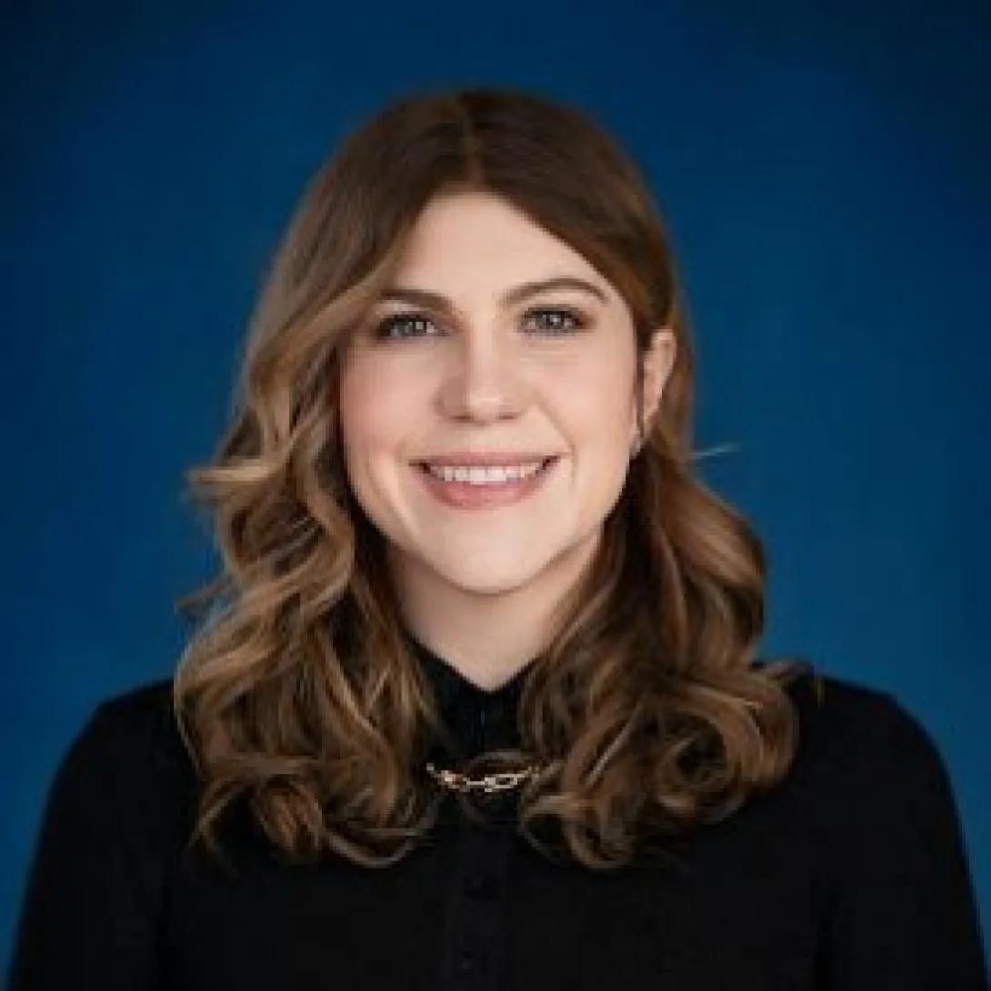 Monica Dus headshot