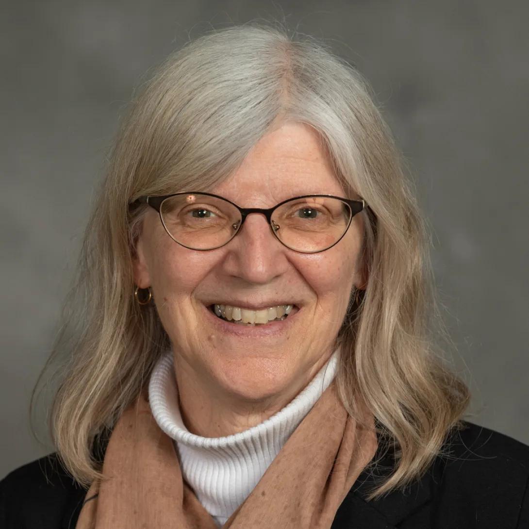 headshot of Audrey Seasholtz