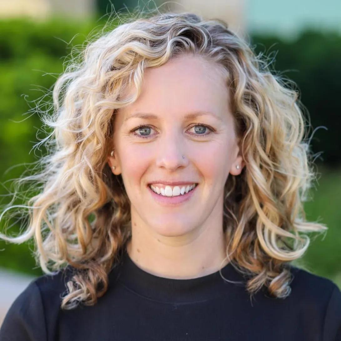 Jennifer Hill headshot