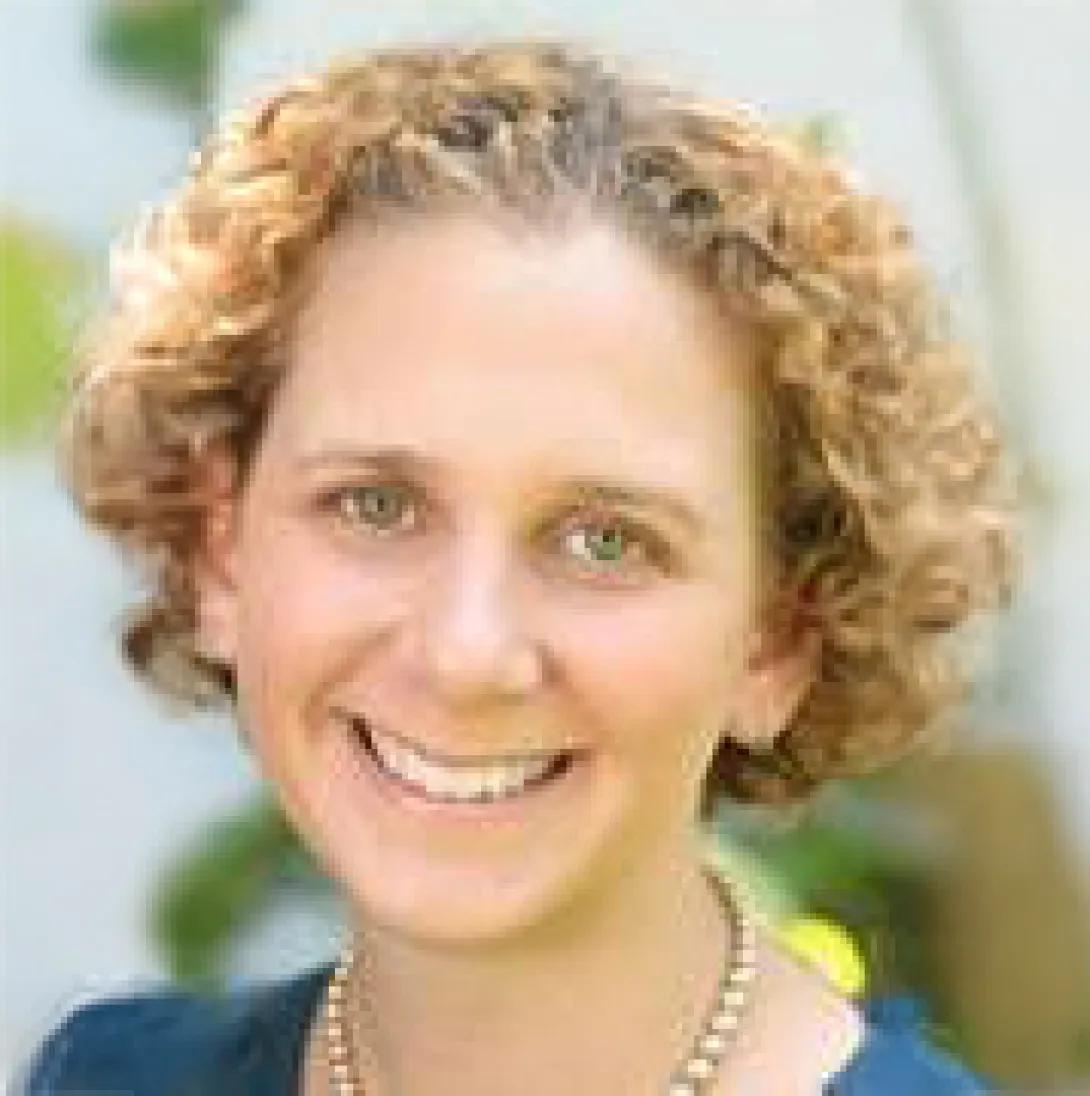 Kate Bauer headshot