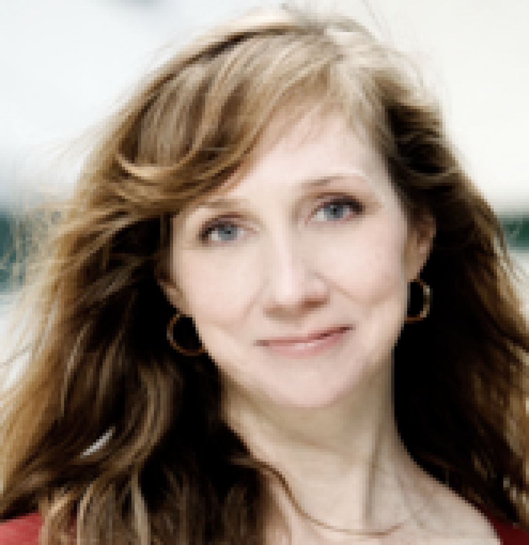 Fiona Costello headshot
