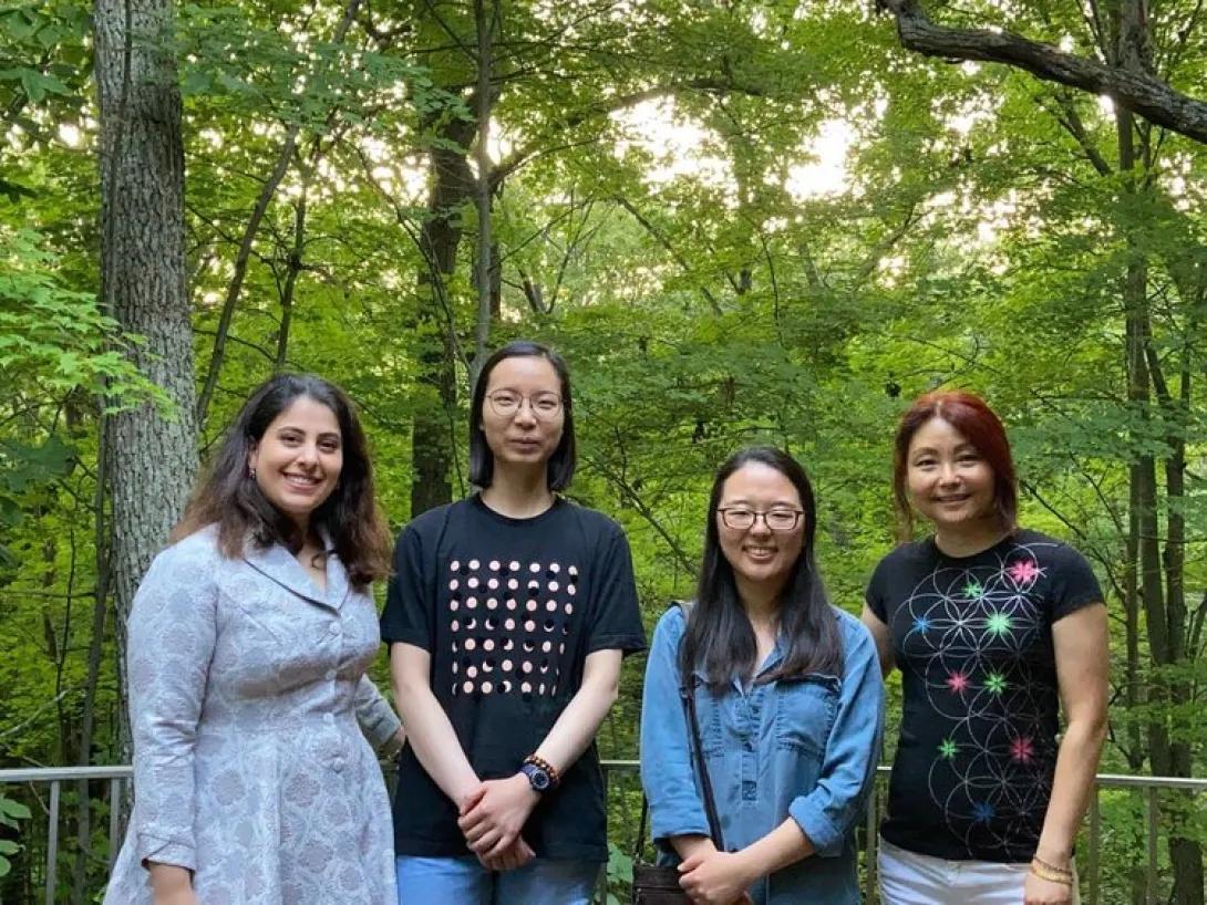 Shi lab members posing for photo