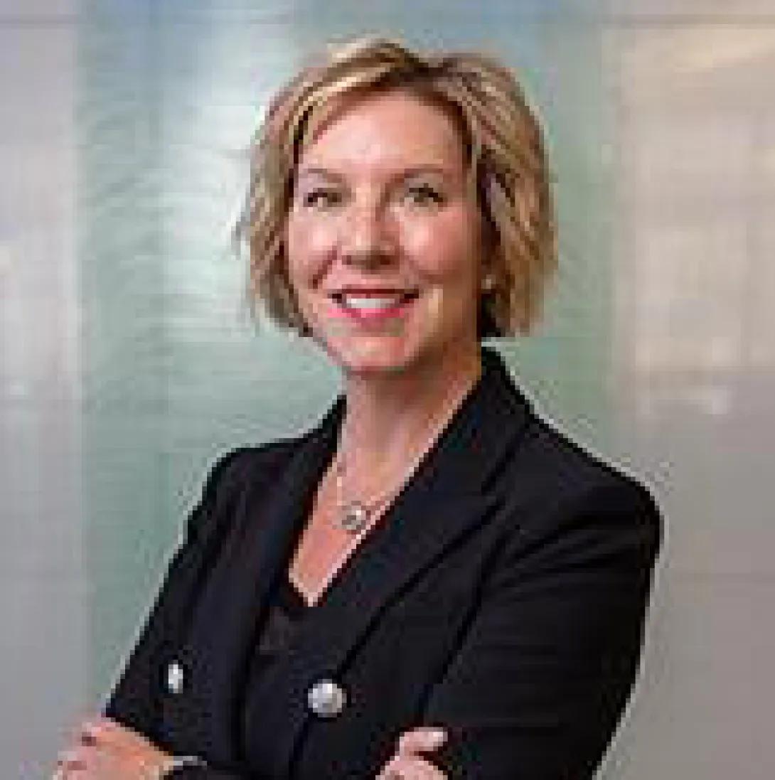 portrait of Stefanie Peters