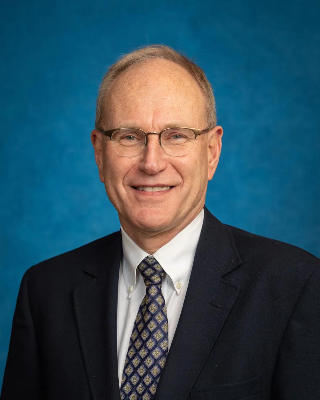 Steven Bolling headshot