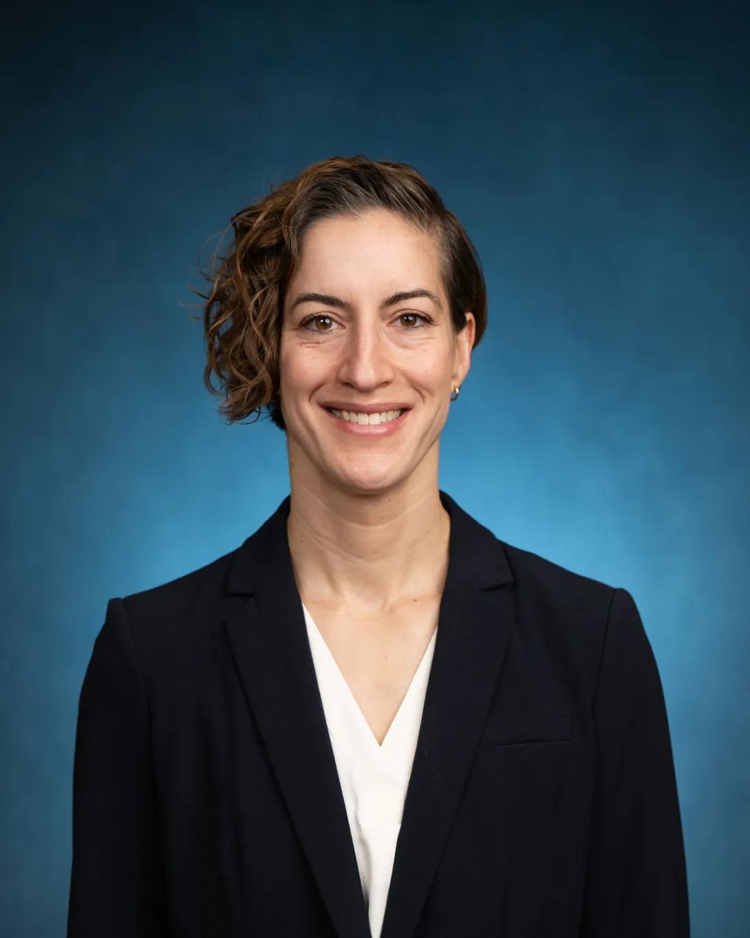 Barbara Hamilton headshot