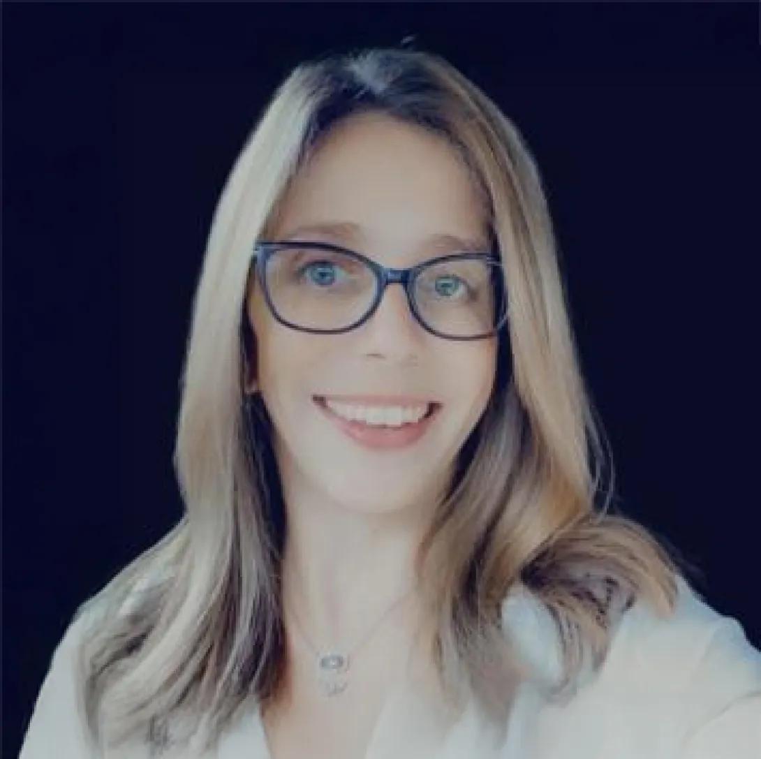 Rebecca Calvert headshot