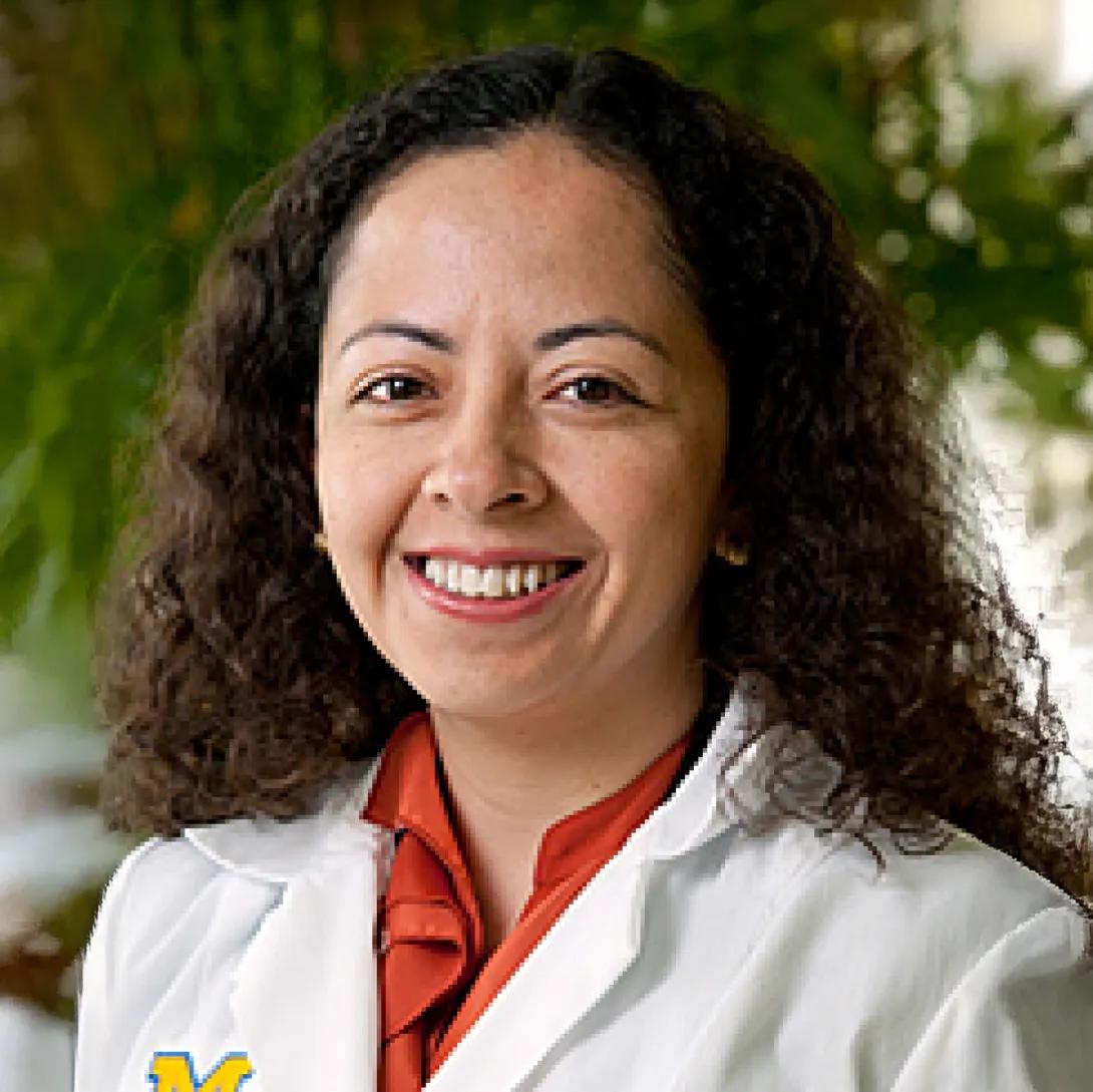 Sandra Camelo-Piragua headshot