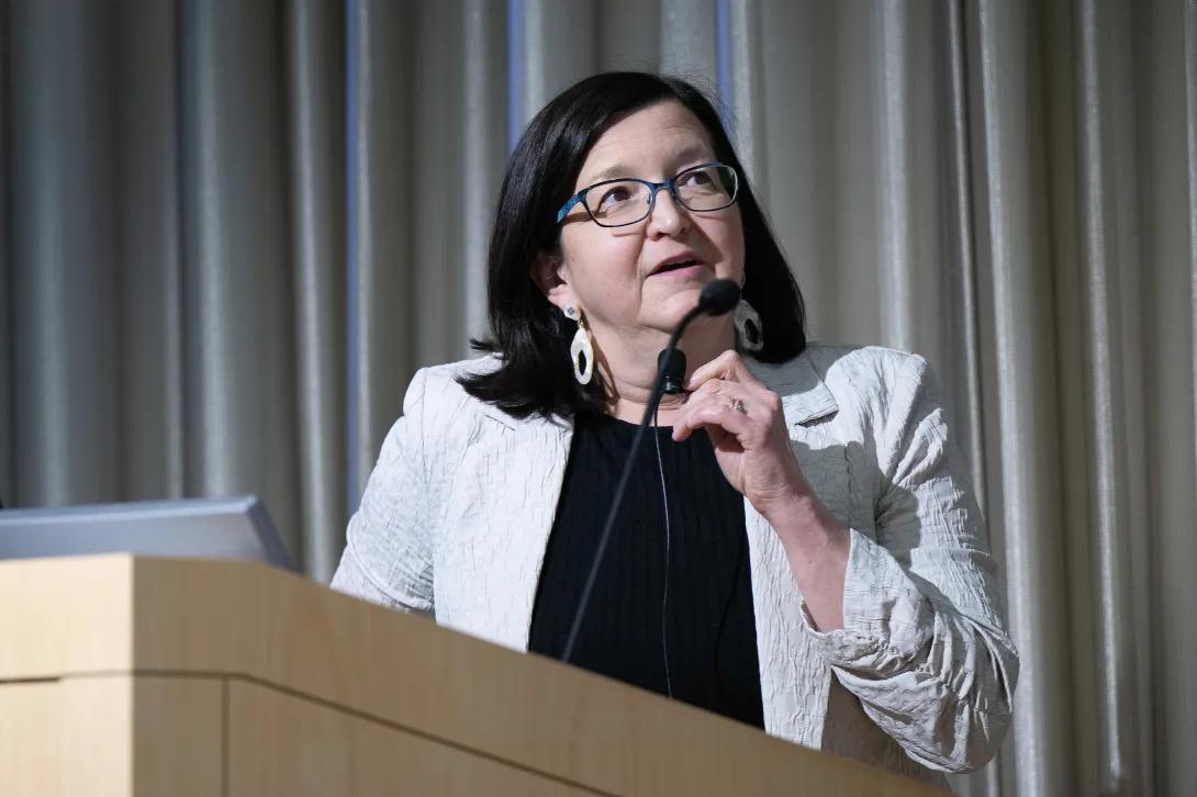 Dr. Linda McAllister-Lucas speaking at Women Shaping the Future of Health & Science