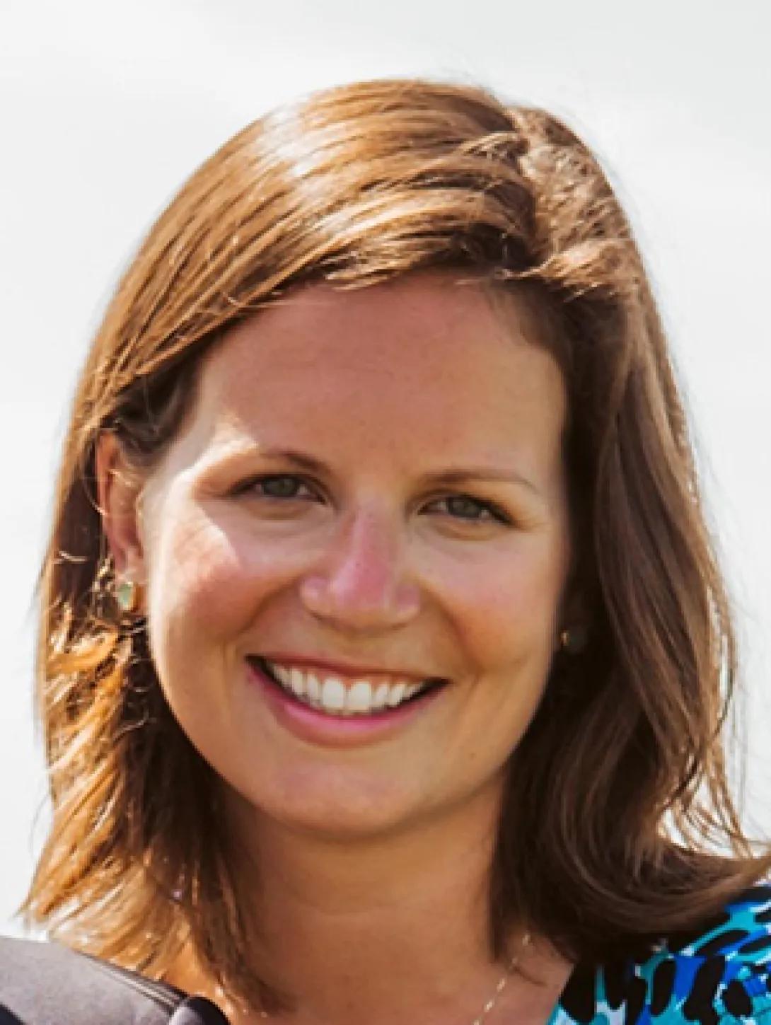 Elizabeth Kneeland headshot