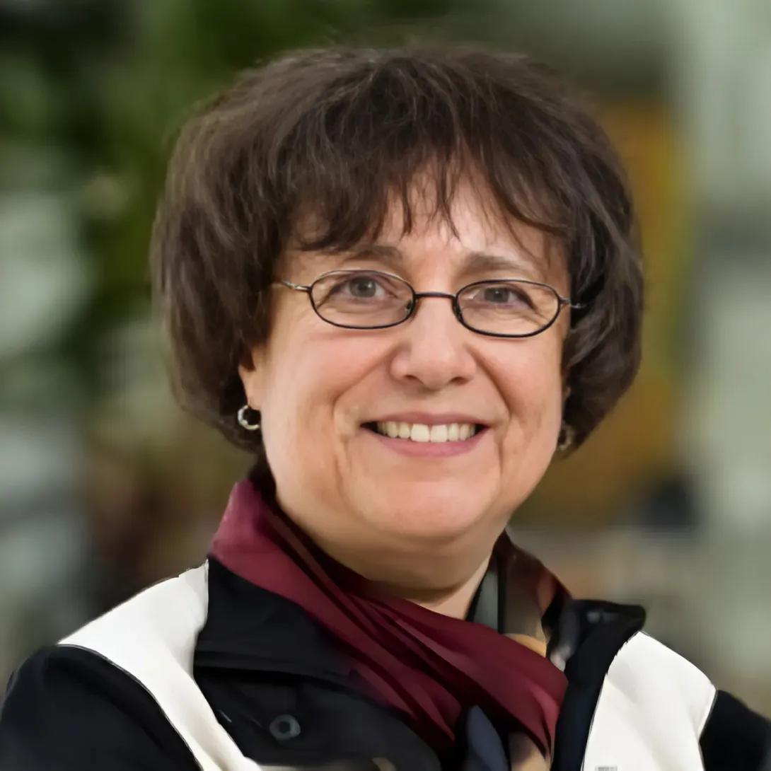 portrait of Lois Weisman