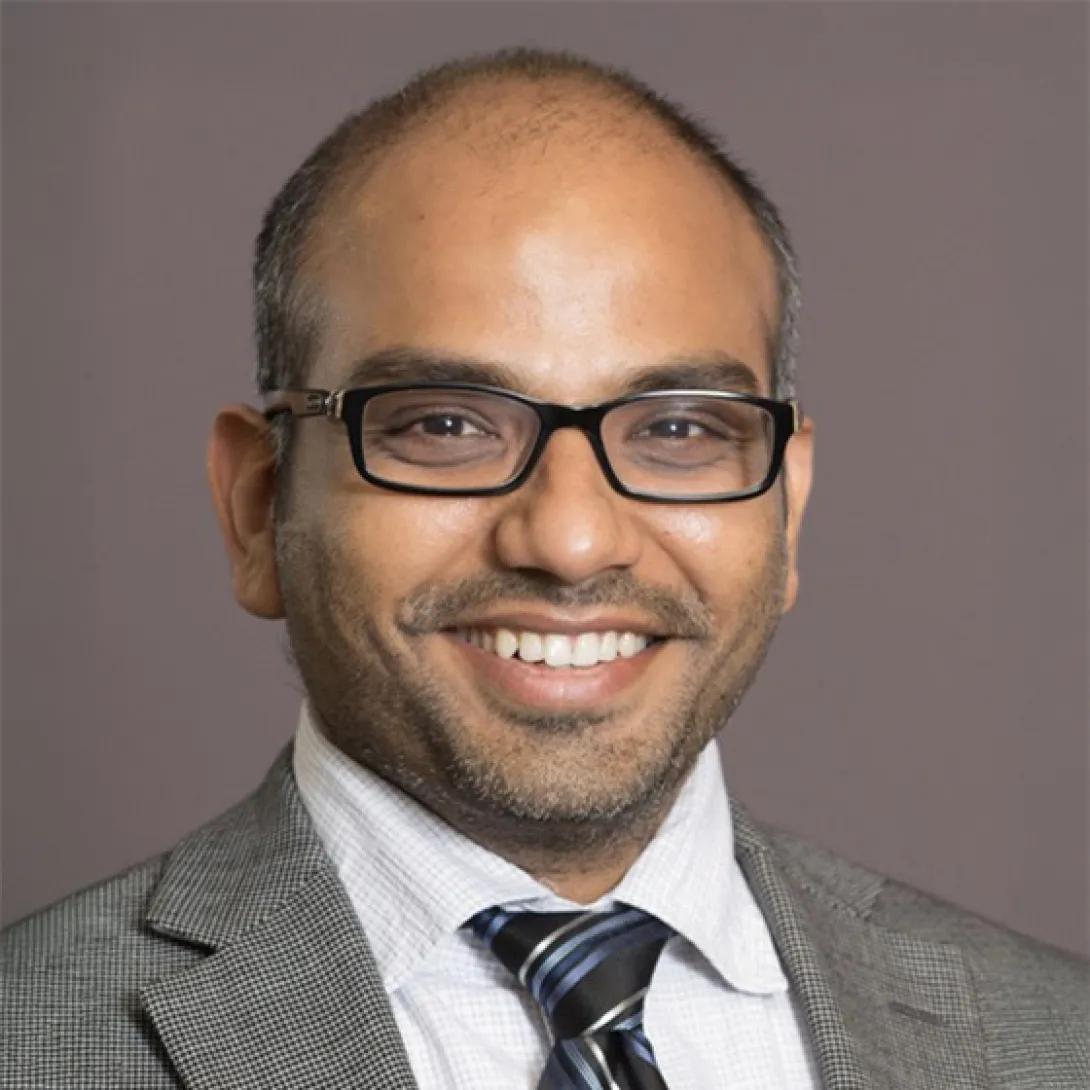 portrait of Chandramouli Krishnan