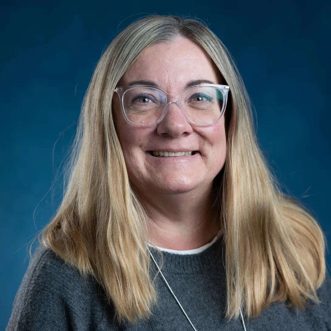 headshot Dawn Krause