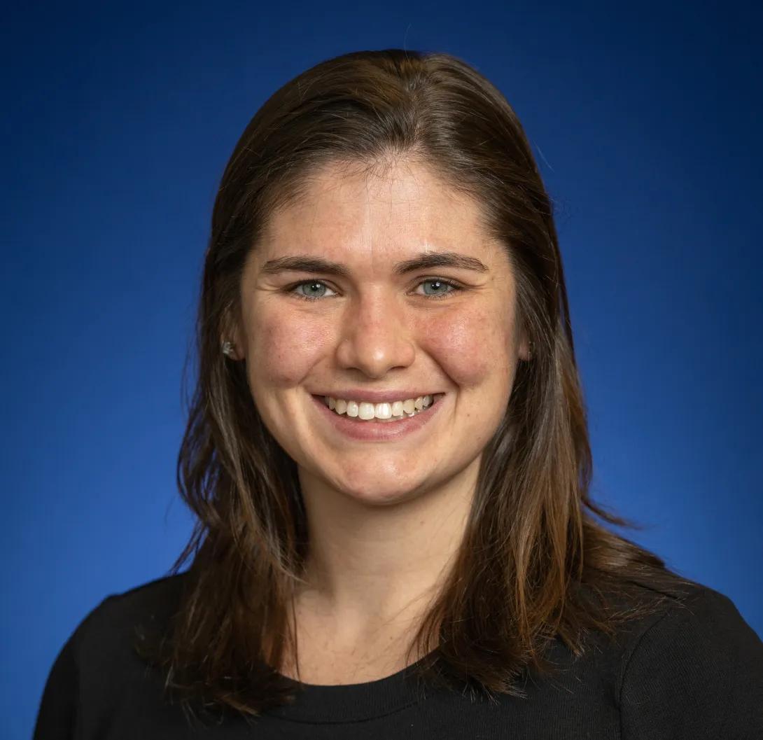 Lauren headshot 