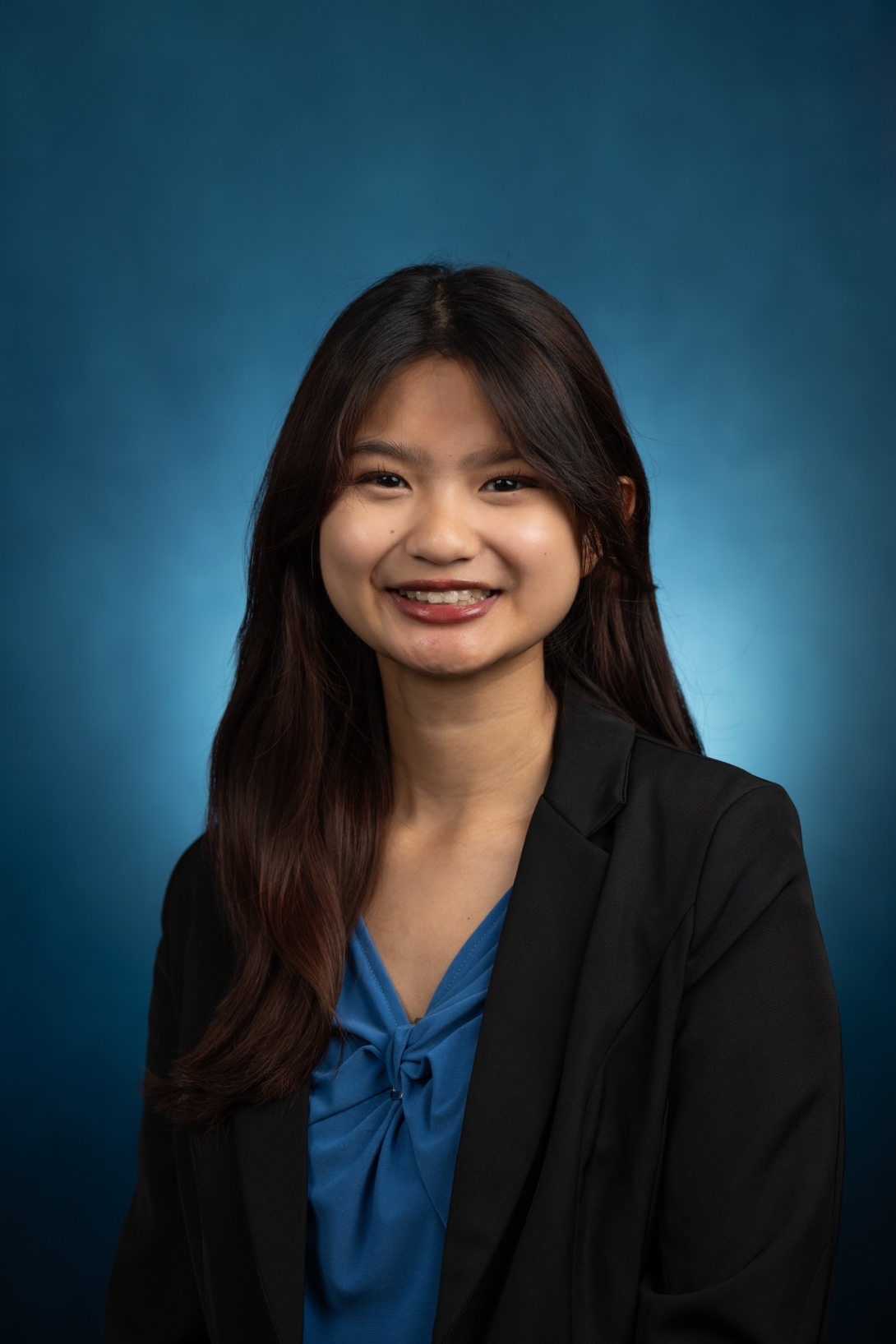 Emily Chong Headshot