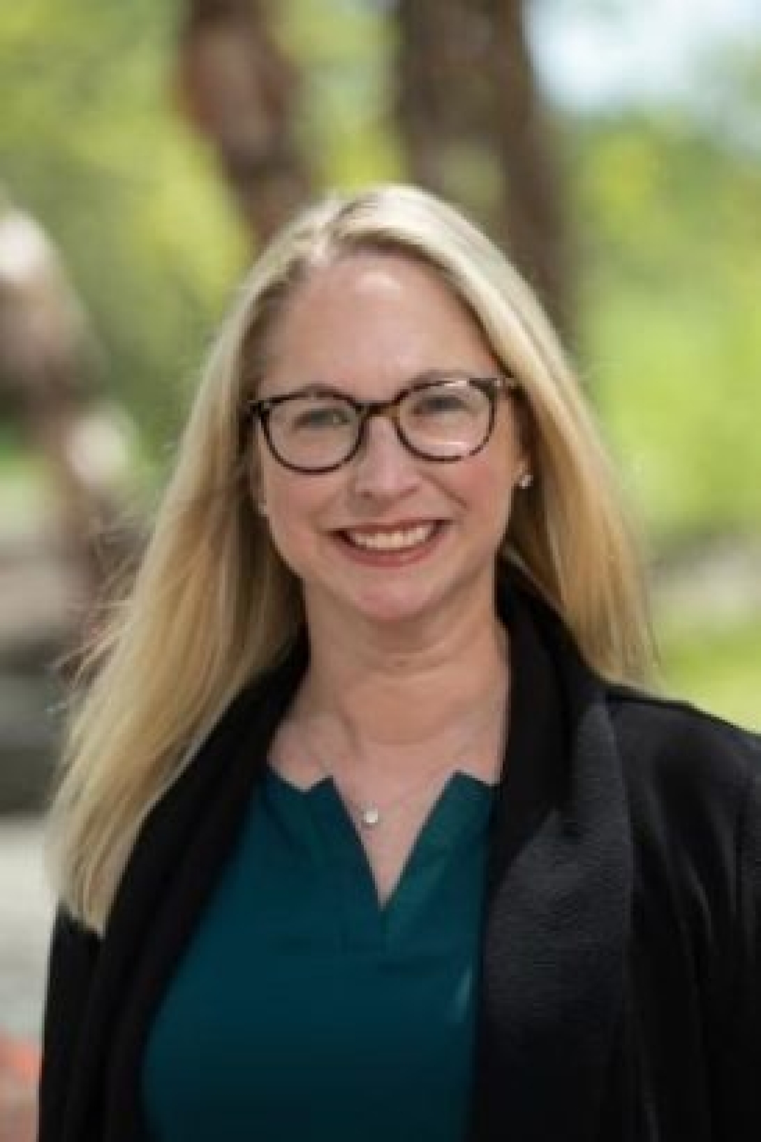 portrait of Courtney L. Bagge