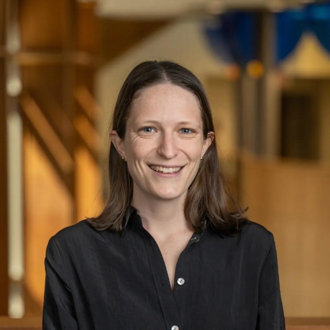 portrait of Hannah Lang