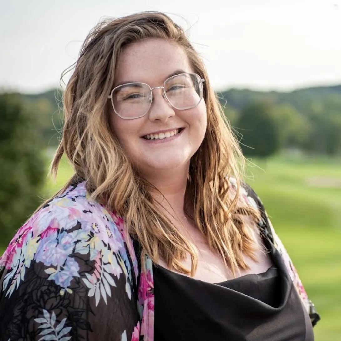 Headshot of Bella Johnson