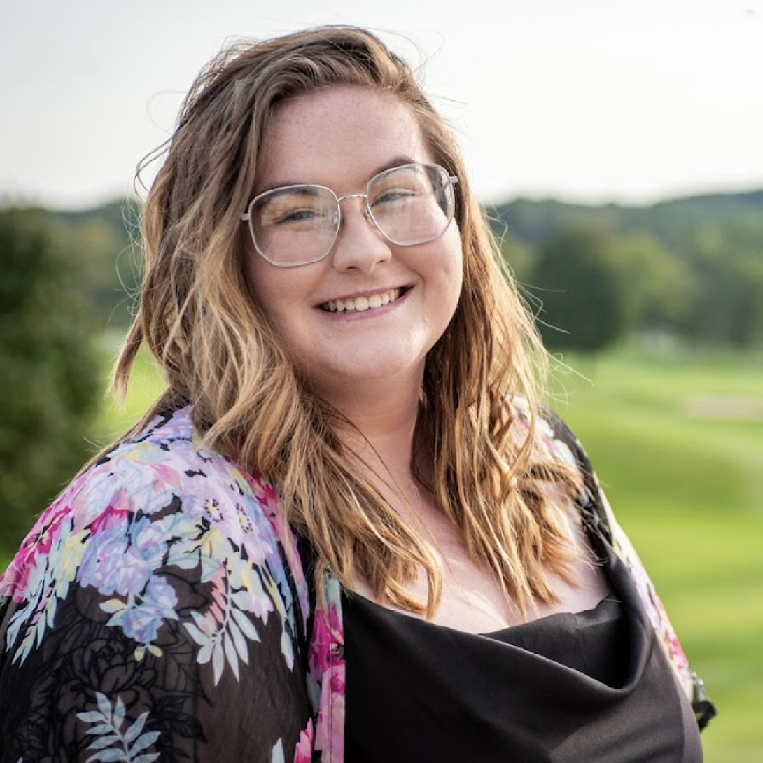 Headshot of Bella Johnson