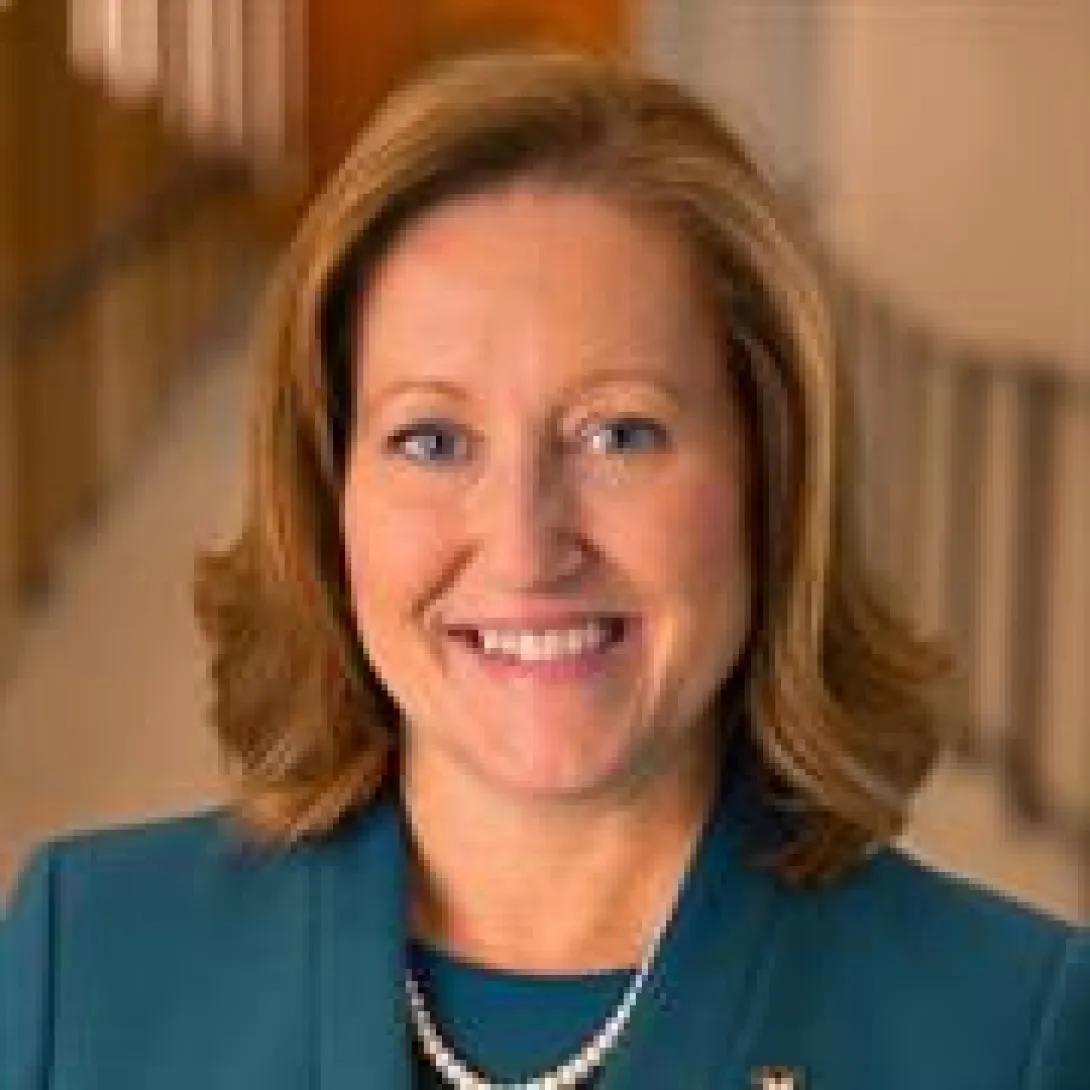 portrait of Jennifer Cullen