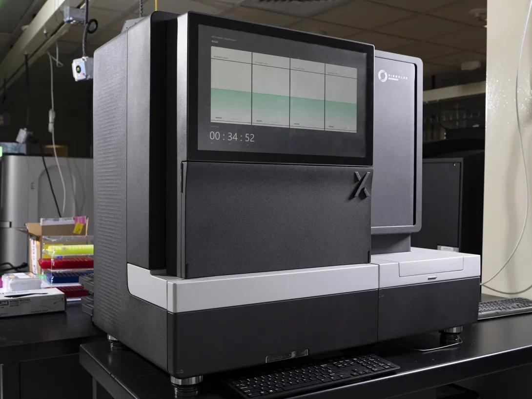 Singular G 4 X 